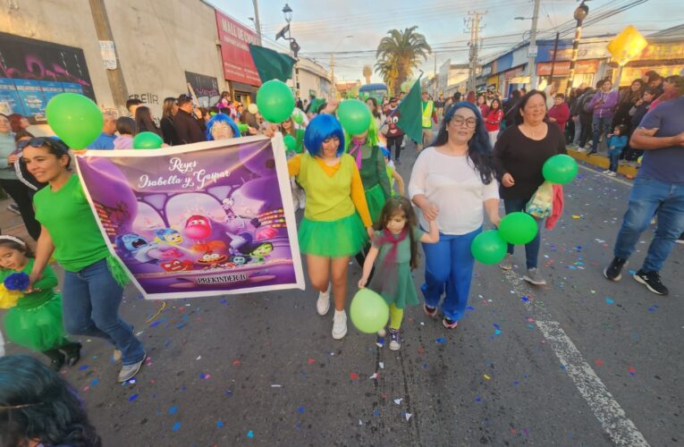 Carros alegóricos y murgas Aniversario Colegio Bicentenario Lions’School